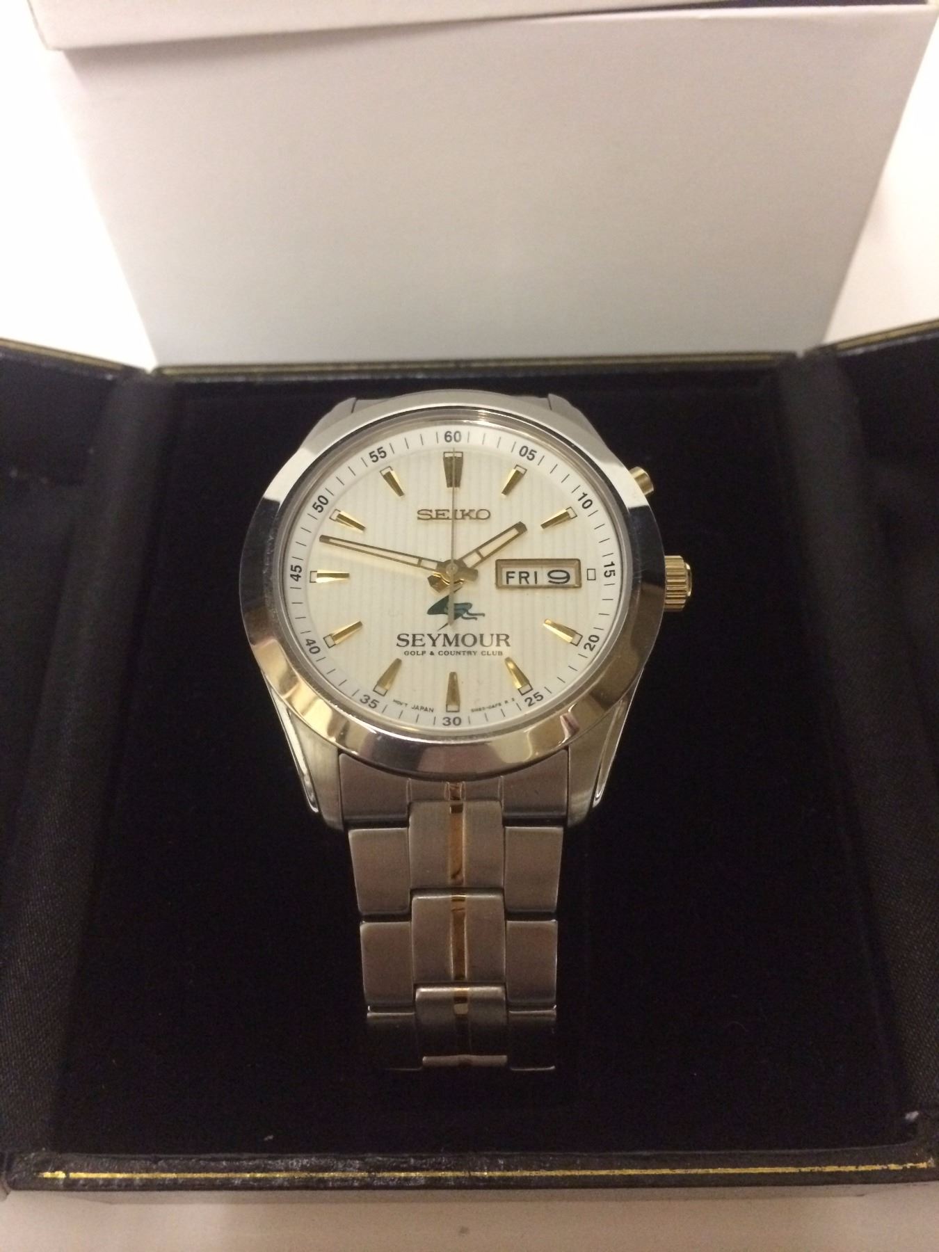 SEIKO MEN'S STAINLESS STEEL WATCH (NEEDS BATTERY)