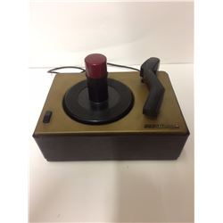 1949 RCA Victor Victrola Bakelite Table Top Record Player model 45-J 2