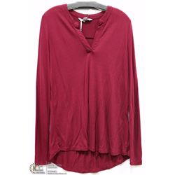 LONG SLEEVE V-NECK SIZE SMALL