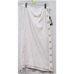 WHITE KNEE LENGTH SKIRT WITH BUTTONS ONE SIZE