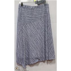 KNEE LENGTH STRIPED SKIRT SIZE MED
