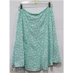 MINT DOTTED KNEE LENGTH SKIRT SIZE 10