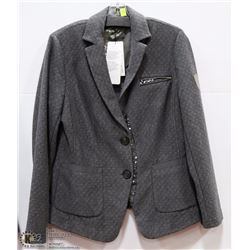 EMBOSSED BLAZER WITH SEQUENCE DETAILS SIZE MEDIUM