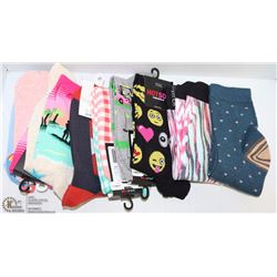 LOT OF 10 PAIRS OF ASSORTED SOCKS