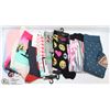 Image 1 : LOT OF 10 PAIRS OF ASSORTED SOCKS