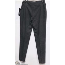 ROSETTE PATTERNED PANT SIZE 2