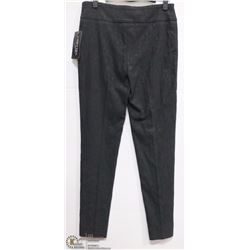 ROSETTE PATTERNED PANT SIZE 6