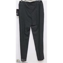 ROSETTE PATTERNED PANT SIZE 10