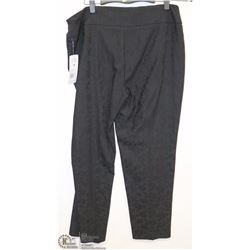 ROSETTE PATTERNED PANT SIZE 16