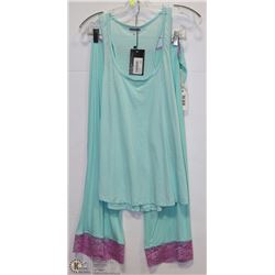 2 PIECE CAPRI PANT PAJAMAS SIZE LARGE