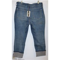 MEDIUM WASH CAPRI JEANS SIZE 12