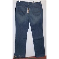 MEDIUM WASH JEANS SIZE 16