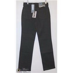 MID RISE STRAIGHT LEG BLACK JEANS SIZE 00