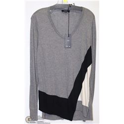GREY SWEATER WITH FRONT BLACK HEM SIZE XL
