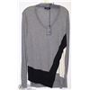 Image 1 : GREY SWEATER WITH FRONT BLACK HEM SIZE XL