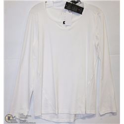 RIBBED CREW TOP WITH ORNAMENTAL NECK LINE SIZE MED