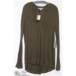 LONG SLEEVE V-NECK TOP SIZE LRG