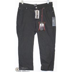 BLACK CAPRIS SIZE 10