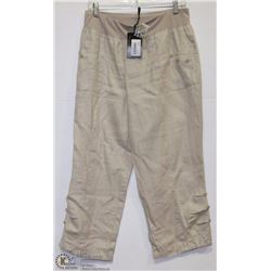 COTTON CAPRI W/BUTTON DETAILS SIZE LARGE