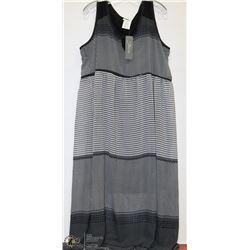 SLEEVELESS MAXI DRESS SIZE LARGE