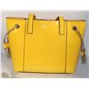 Image 1 : YELLOW PURSE