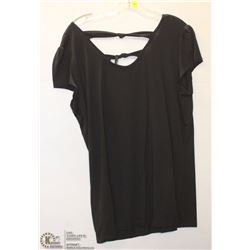 "TELL ME A SECRET" TSHIRT SIZE 16