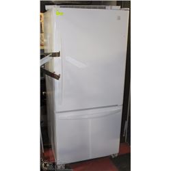 KENMORE FRIDGE & FREEZER - S/N: K14607841