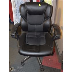 BLACK LEATHER ADJUSTABLE OFFICE CHAIR