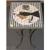 Image 1 : DECORATIVE METAL TABLE 12 X 12 X 19
