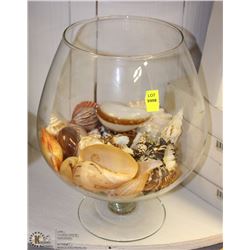 LARGE BRANDY GLASS WITH DECORATIVE SHELLS