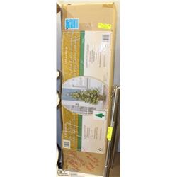 PRELIT KENORA XMAS TREE (INDOOR/OUTDOOR) 4 1/2 FT