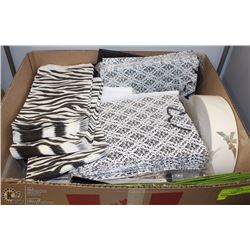 BOX OF ASSORTED GIFT BAGS & JEWELRY BOXES