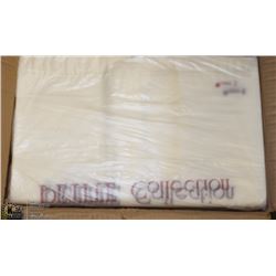 BOX OF 700 COUNT MEDIUM LABELED SHOPPING BAGS