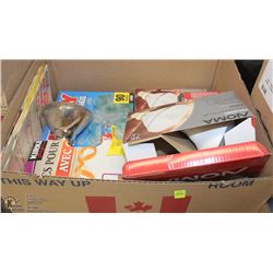 BOX WITH ASSORTED GARBAGE/RECYCLE BAGS, HALOGEN