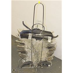 COMMERCIAL HANGER STAND WITH PLASTIC HANGERS
