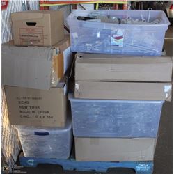 PALLET FULL OF COMMERCIAL PLASTIC HANGERS WITH