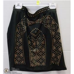 WOMENS SKIRT SIZE XL