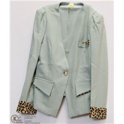 WOMENS GREEN SKIRT SUIT SIZE LARGE