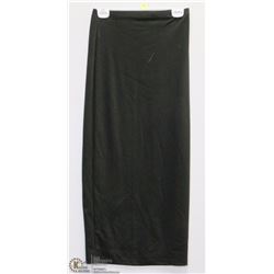 WOMENS SKIRT SIZE LARGE