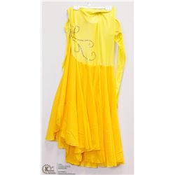 YELLOW OUTFIT SIZE UNKNOWN