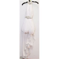 WHITE DRESS SIZE UNKNOWN