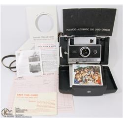 VINTAGE 1960'S POLAROID 250 LAND