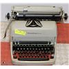 Image 1 : VINTAGE REMINGTON TYPEWRITER