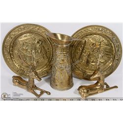 FLAT OF ASSORTED BRASS WARE