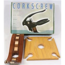 LOT OF VINTAGE WINE ACCESSORIES: DELUXE CORKSCREW,