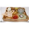 Image 1 : LOT OF VINTAGE GLASSWARE AND CLOCK