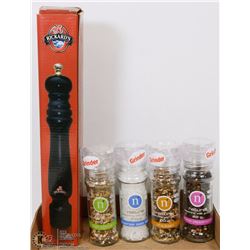 NEW RICKARDS PEPPER MILL