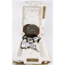 BLUEPOINT IMPACT WRENCH  SET IN CASE