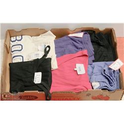 FLAT OF LADIES CLOTHING SIZE 3X, INCLUDES 1 PAIR