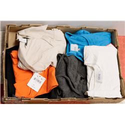 FLAT OF LADIES CLOTHING SIZE 3X, INCLUDES 1 PAIR